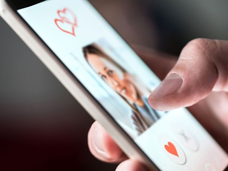 Randkowanie w sieci – czy to najlepszy sposób na znalezienie miłości w dzisiejszych czasach?